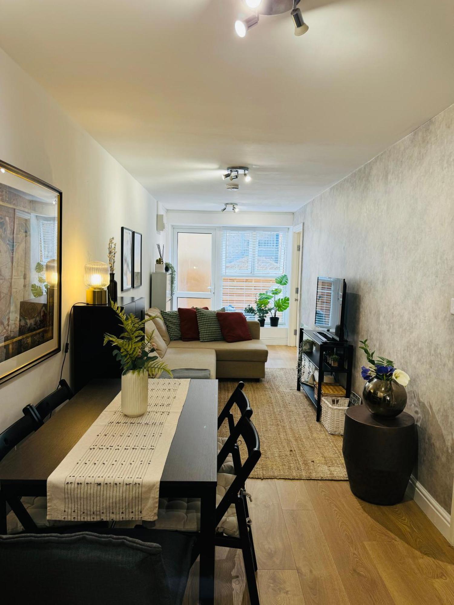 Holiday Home 2Br L 2Ba With Patio-Sleep 6 لندن المظهر الخارجي الصورة