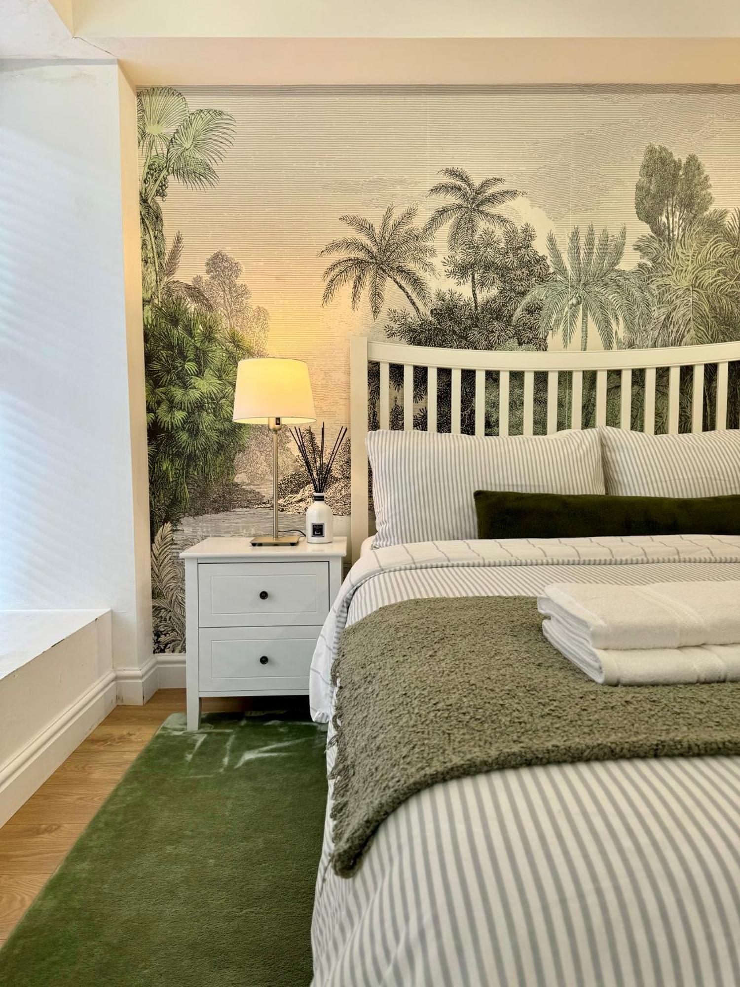 Holiday Home 2Br L 2Ba With Patio-Sleep 6 لندن المظهر الخارجي الصورة