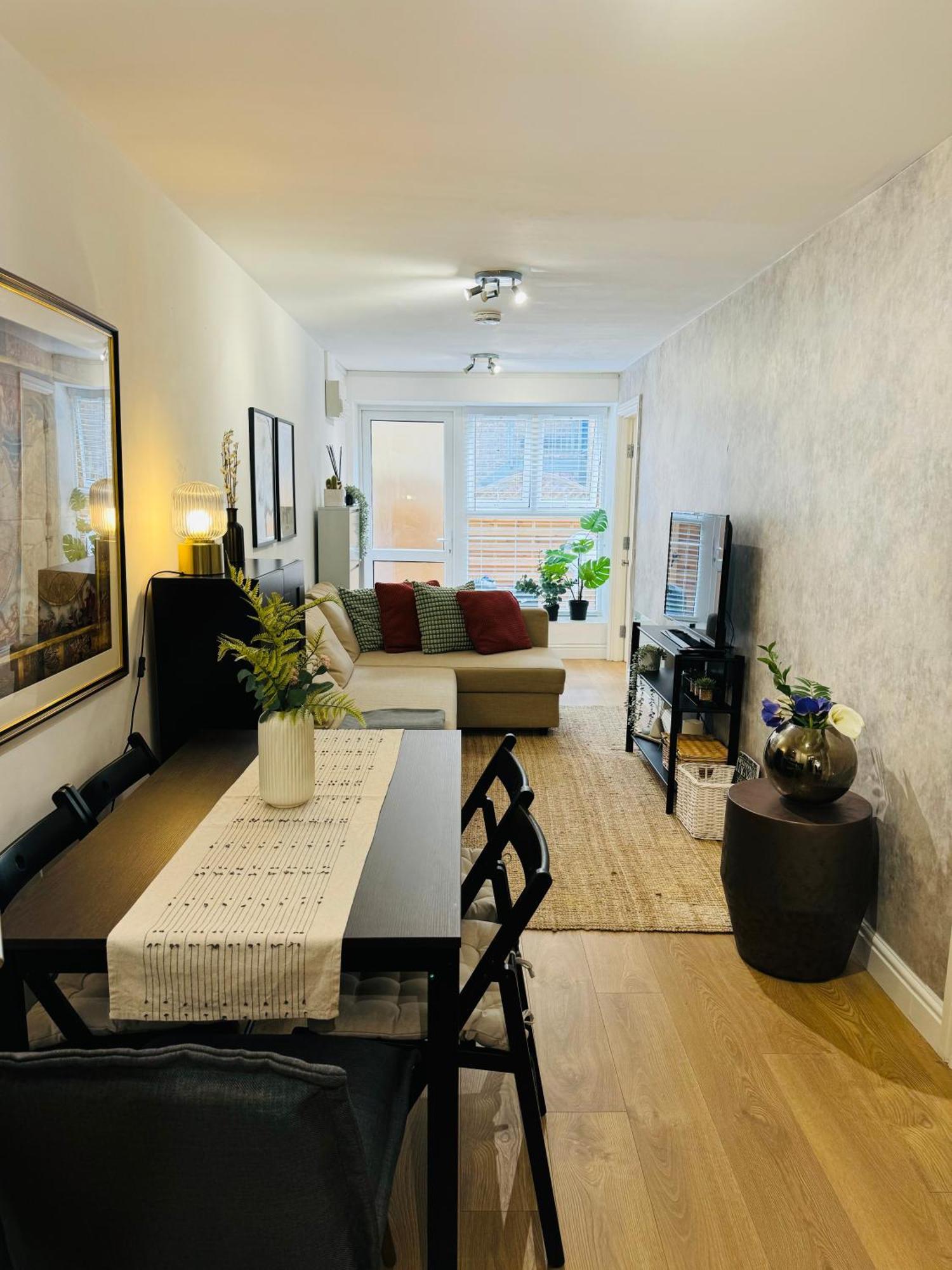 Holiday Home 2Br L 2Ba With Patio-Sleep 6 لندن المظهر الخارجي الصورة