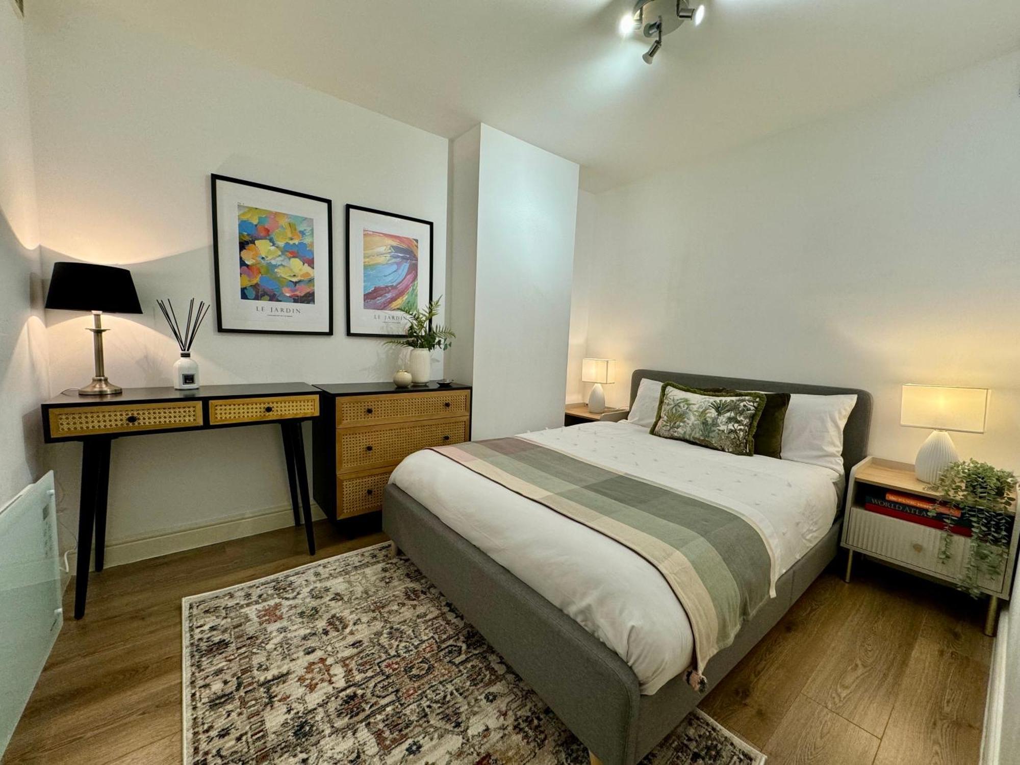 Holiday Home 2Br L 2Ba With Patio-Sleep 6 لندن المظهر الخارجي الصورة