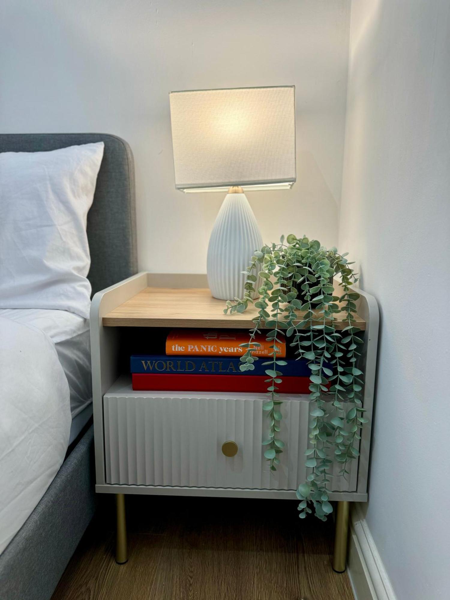 Holiday Home 2Br L 2Ba With Patio-Sleep 6 لندن المظهر الخارجي الصورة